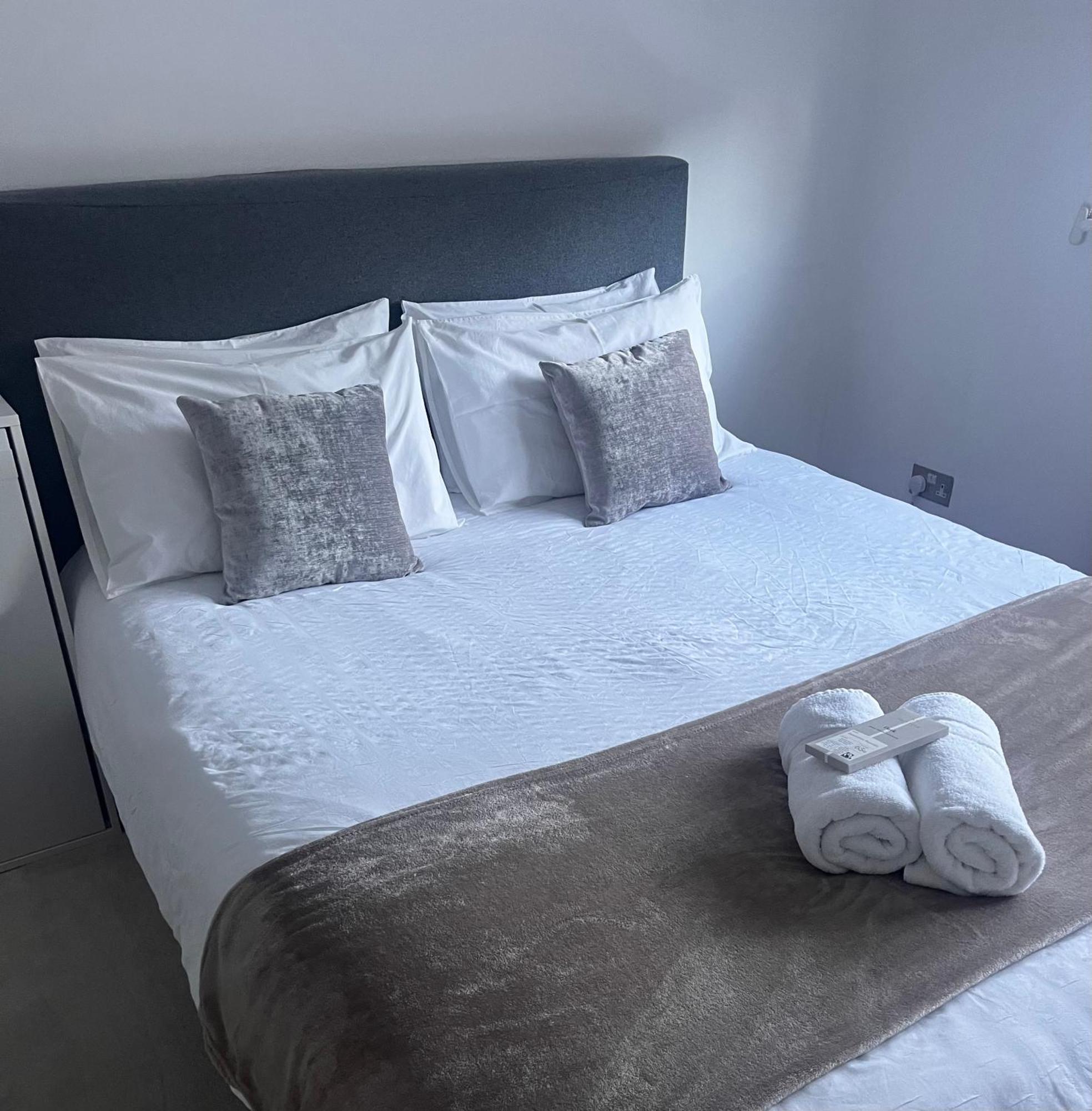 Hyde Park,3 Min Walk,Family Home! 2 Bedrooms & 2 Bathrooms Apartment! Fantastic Location Londra Esterno foto