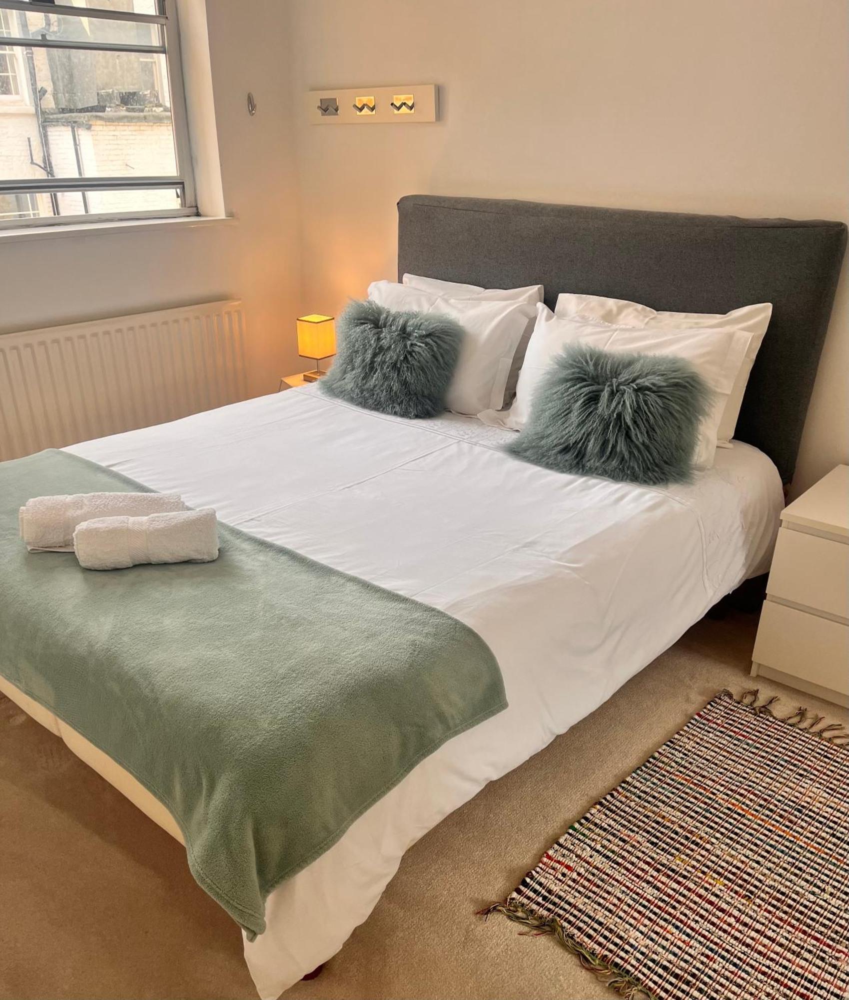 Hyde Park,3 Min Walk,Family Home! 2 Bedrooms & 2 Bathrooms Apartment! Fantastic Location Londra Esterno foto